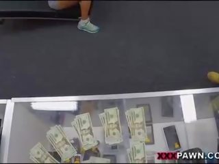 Ginásio trainer pawns dela cona para ganhar dinheiro