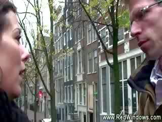 Real holandês negra slattern atende cliente
