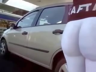 Groot bips bij gas station film