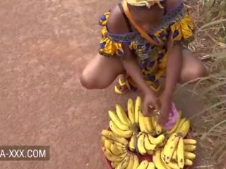 Mustanahaline banaan seller tüdruk võrgutas jaoks a splendid x kõlblik film